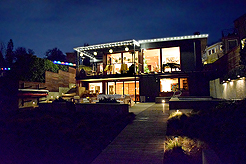 A SPARKLING NEW YEARS